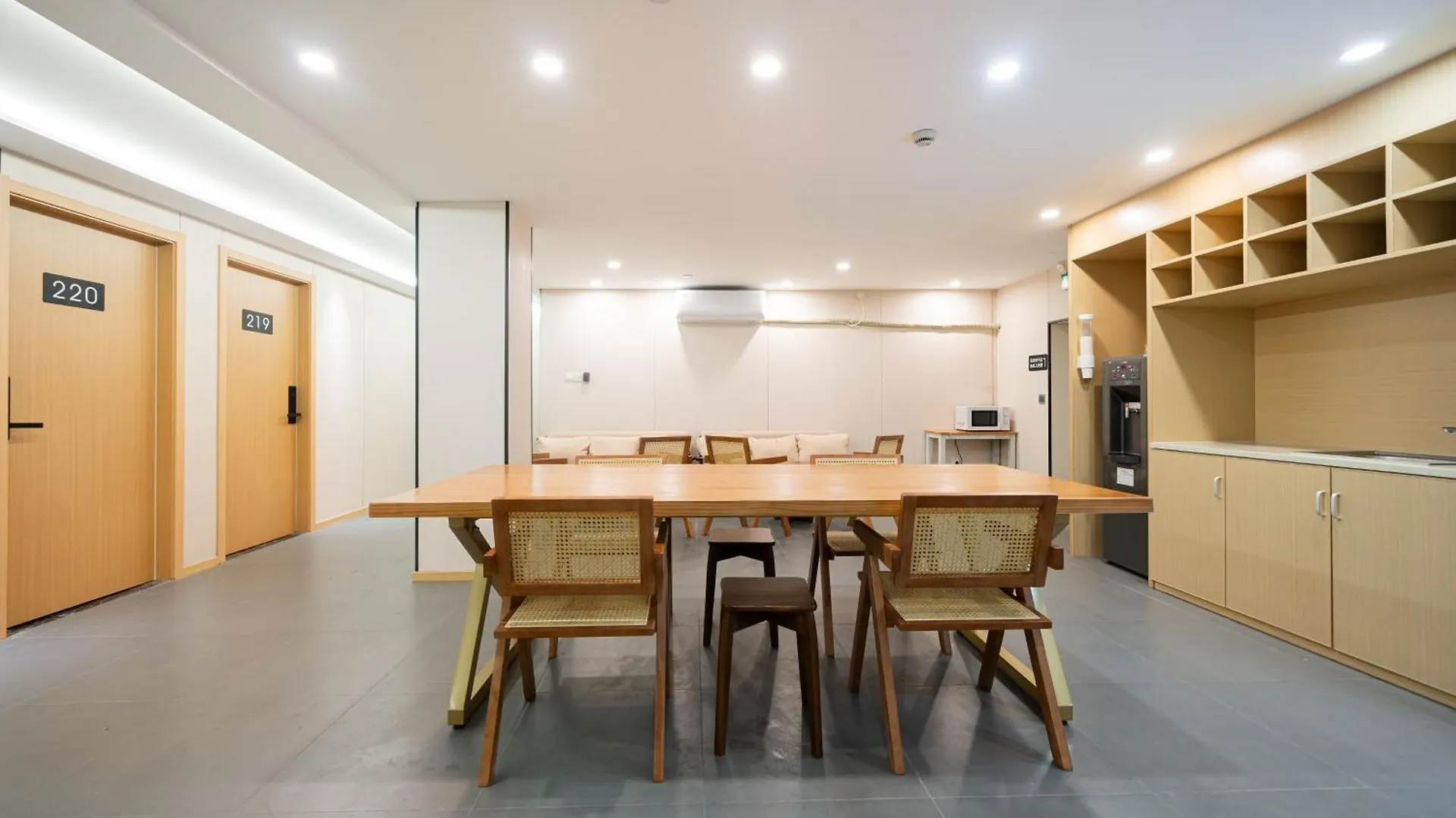 Denpa Inn - Zhenbei Subway Station Meichuan Road Pedestrian Street Branch Sanghaj 0*,